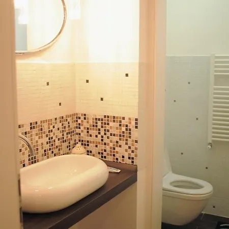 Vintage Downtown Hostel *