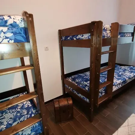 Vintage Downtown Hostel