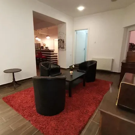 Vintage Downtown Hostel