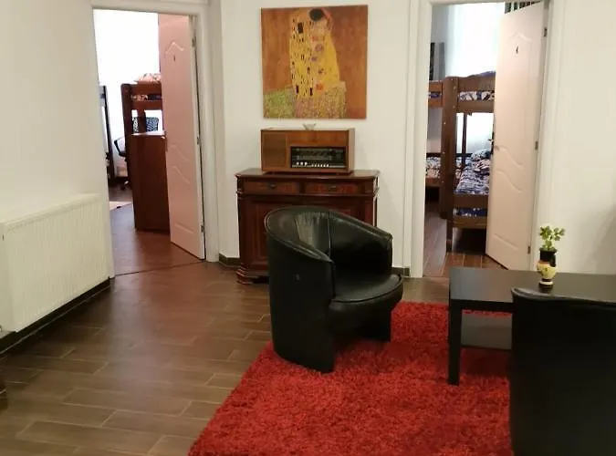 Vintage Downtown Hostel