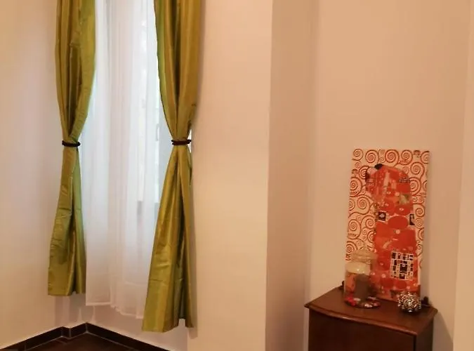 Vintage Downtown Hostel Μπρασόβ