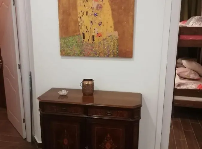 Vintage Downtown Hostel