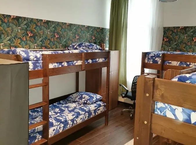 Vintage Downtown Hostel